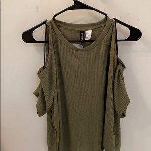 H&M green cold shoulder short sleeve shirt